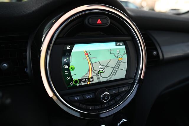 Mini COOPER Hatchback Salt / Panoramadak / Comfort Access / Verw. voorruit / LED / Navigatie / Apple CarPlay / Cruise Control