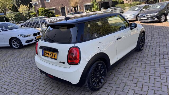 Mini COOPER Mini 1.5 Business | MINI onderhouden |