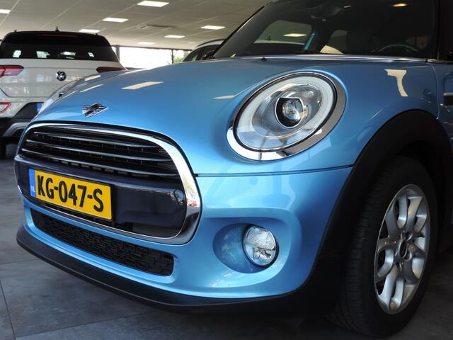 Mini COOPER Mini 1.5 5-drs Serious Business - Nav | Camera | PDC | Alarm | 1e eigenaar
