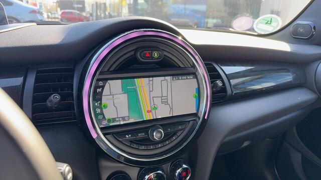 Mini COOPER 5-deurs Chili | Leder | Automaat | Harman Kardon | Stoelverwarming | Head-Up | Yours interior | Camera