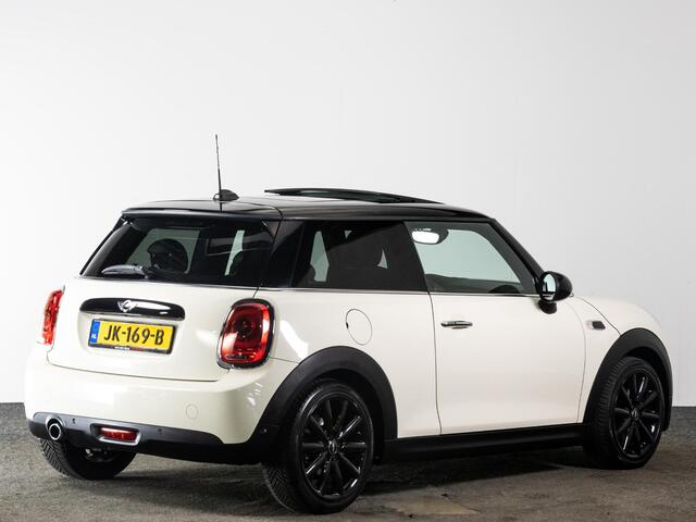 Mini COOPER Mini 1.5 136 PK Chili Serious Business | LED | Harman/Kardon | Panoramadak | Keyless | Sport Stoelen |
