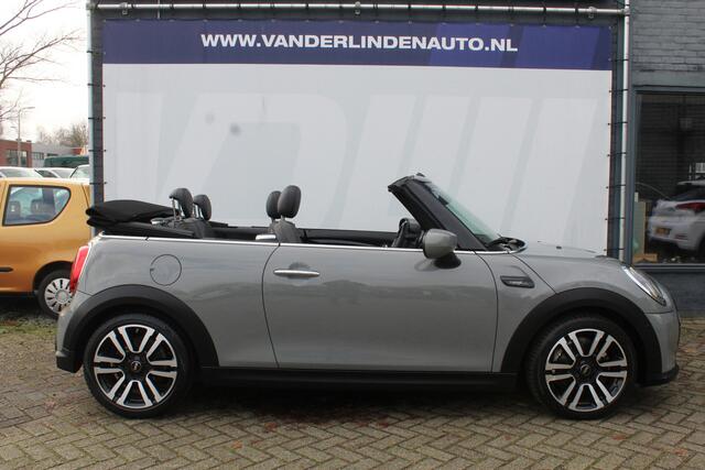 Mini COOPER Mini Cabrio 1.5 Camden Navigatie | Half leer | 17 inch velgen