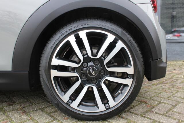 Mini COOPER Mini Cabrio 1.5 Camden Navigatie | Half leer | 17 inch velgen