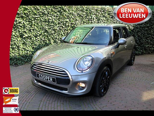 Mini COOPER 1.5 Salt F55 5-drs automaat met Leder, Keyless, Navi, PDC en 16"
