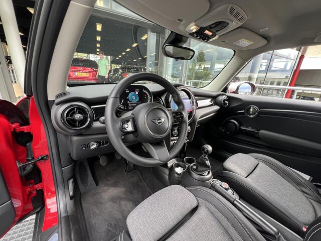 Mini COOPER Mini 1.5 Classic | Cruise Control | Achteruitrijcamera