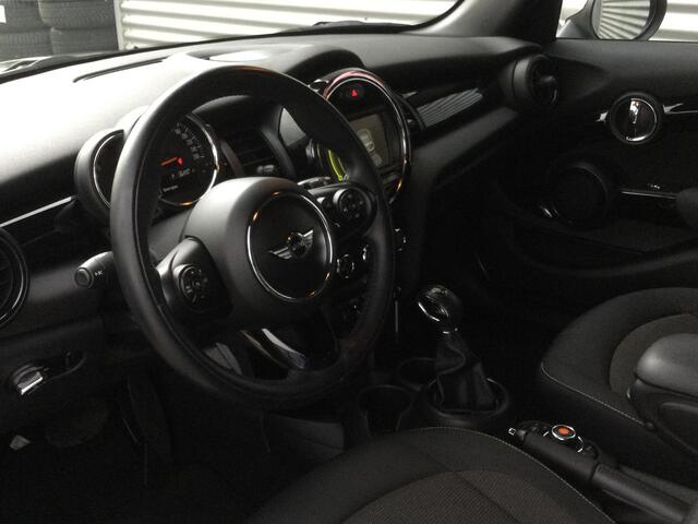 Mini COOPER Mini 1.5 Business | Navi | PDC | LED |