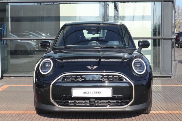 Mini COOPER 5-deurs C / Favoured Trim + Pakket S