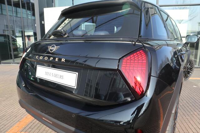 Mini COOPER 5-deurs C / Favoured Trim + Pakket S