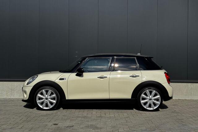 Mini COOPER Mini 1.5 136pk - Navigatie - LED - Stoelverwarming - Bi Tone - 18" LM velgen - Rijklaar