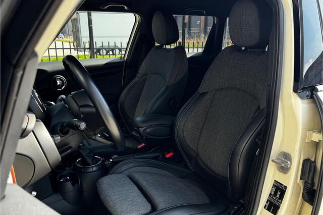 Mini COOPER Mini 1.5 136pk - Navigatie - LED - Stoelverwarming - Bi Tone - 18" LM velgen - Rijklaar