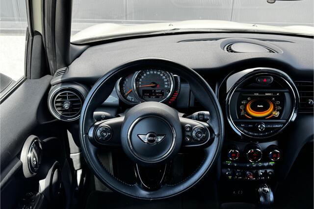 Mini COOPER Mini 1.5 136pk - Navigatie - LED - Stoelverwarming - Bi Tone - 18" LM velgen - Rijklaar