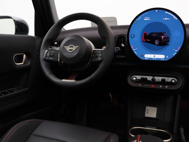 Mini COOPER 5-Deurs C Pakket M + Glazen panoramadak + Parking Assistant + Driving Assistant + Elektrisch verwarmde voorstoelen + Comfort Access + Stuurwielrand verwarmd + 17''