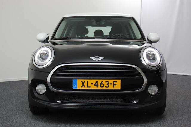 Mini COOPER Mini 1.5 Automaat 5 drs Navigatie Cruise control Bluetooth Lichmetalen velgen Climate Control