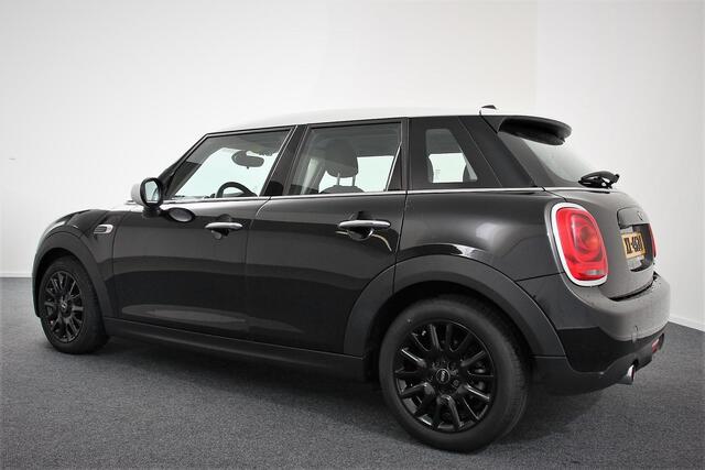 Mini COOPER Mini 1.5 Automaat 5 drs Navigatie Cruise control Bluetooth Lichmetalen velgen Climate Control
