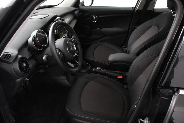 Mini COOPER Mini 1.5 Automaat 5 drs Navigatie Cruise control Bluetooth Lichmetalen velgen Climate Control