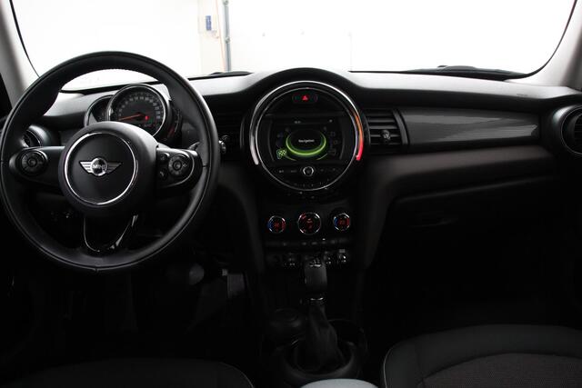 Mini COOPER Mini 1.5 Automaat 5 drs Navigatie Cruise control Bluetooth Lichmetalen velgen Climate Control