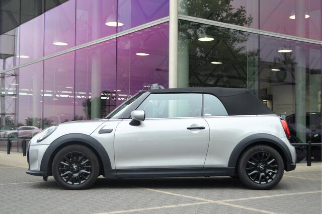 Mini COOPER Cabrio Automaat / LED / Comfort Access / Stoelverwarming / Cruise Control / Driving Assistant