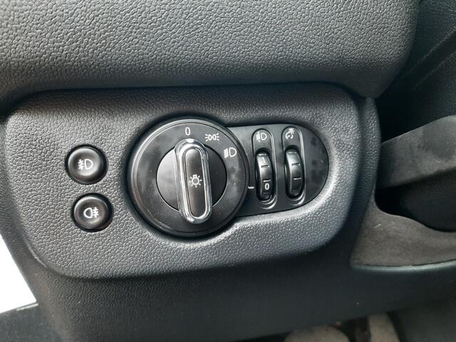 Mini COOPER Clubman 1.5 136pk Airco Cruise-control Navigatie Bluetooth