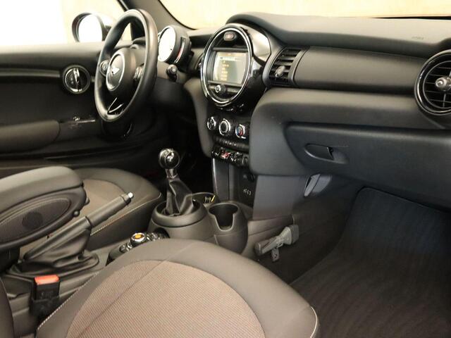 Mini COOPER 1.2 One Business - ORIGINEEL NEDERLANDSE AUTO - SCHUIF/KANTEL DAK - NAVIGATIE - MULTIMEDIA VOORBEREIDING - CRUISE CONTROL - KEYLESS START