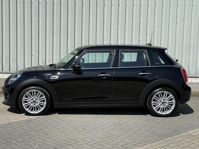 Mini COOPER Mini 1.5 Chili / Dealer onderhouden / Origineel Nederlandse auto / 1e Eigenaar / Lederen bekleding / Keyless Start / Climate Control / Cruise Control /