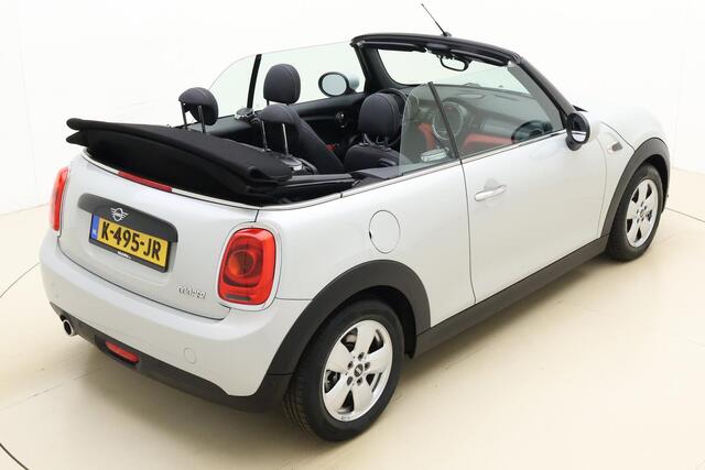 Mini COOPER Mini Cabrio 1.5 Automaat | Navigatie | Automatisch te openen dak | Camera | Stoelverwarming | Weinig kilometers | Lichtmetalen velgen