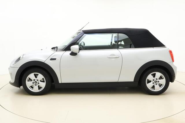 Mini COOPER Mini Cabrio 1.5 Automaat | Navigatie | Automatisch te openen dak | Camera | Stoelverwarming | Weinig kilometers | Lichtmetalen velgen