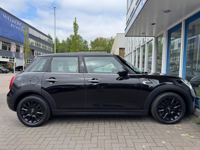 Mini COOPER 1.5 Cooper Pepper 5-Deurs I Automaat I Navigatie I Led I Climate
