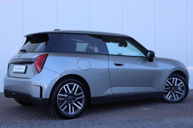 Mini COOPER Mini E Classic L 40.7 kWh 17 inch Parallel Spoke 2-tone/ Comfort Access/ panoramadak/ Stoelverwarming/ Harman-Kardon