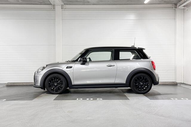 Mini COOPER 3-deurs Camden Edition | Apple CarPlay | Park Distance Control | Sfeerverlichting