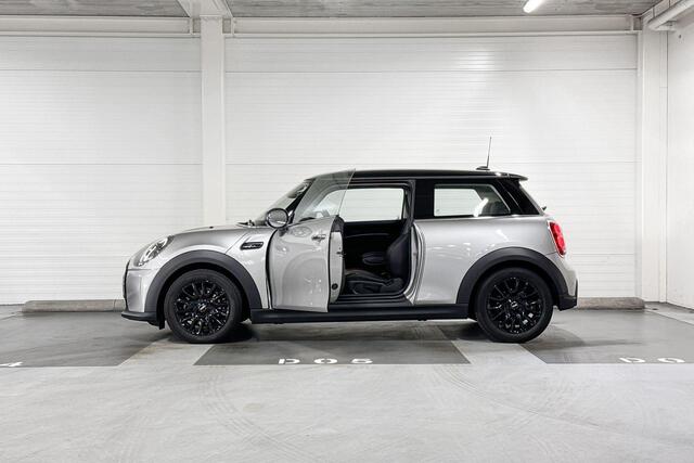Mini COOPER 3-deurs Camden Edition | Apple CarPlay | Park Distance Control | Sfeerverlichting
