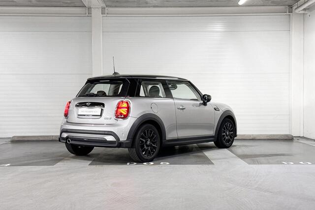 Mini COOPER 3-deurs Camden Edition | Apple CarPlay | Park Distance Control | Sfeerverlichting