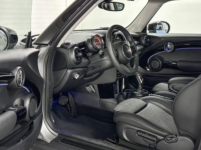 Mini COOPER 3-deurs Camden Edition | Apple CarPlay | Park Distance Control | Sfeerverlichting