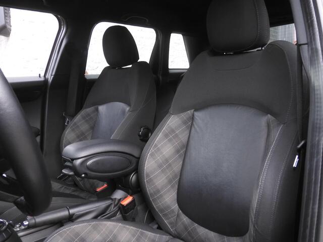 Mini COOPER 5D 1.5 CHILI/ LED-VERLICHTING/ SPORTSTOELEN