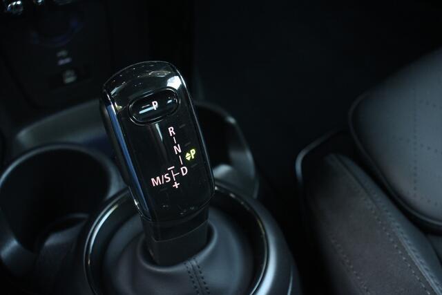 Mini COOPER Mini 1.5 Classic Premium BlackOptic 5drs Navi/Camera/Keyless/LederSp./Panoramadak