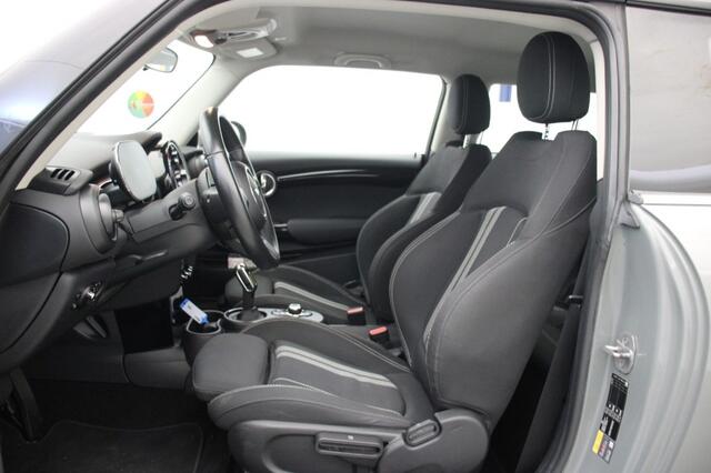 Mini COOPER Electric Essential 33 kWh - Navi, Clima, Carplay, SOH 96%