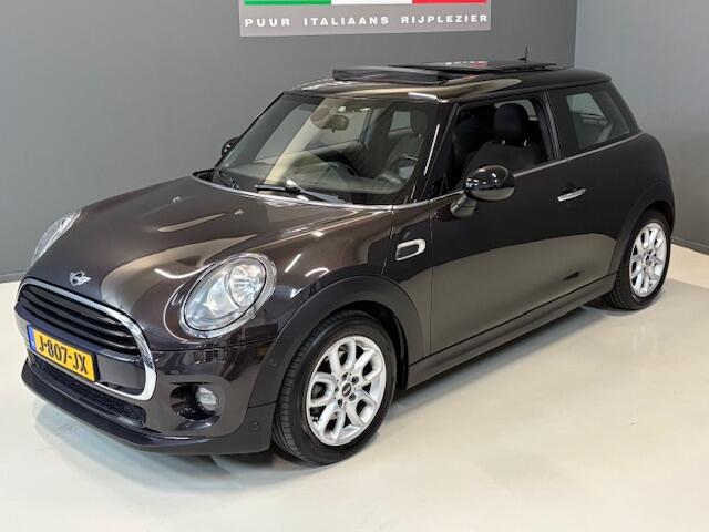 Mini COOPER Mini 1.5 Serious Automaat Panoramadak, Sportstoelen, navigatie, led lampen, climate control Keyles, Veel opties!