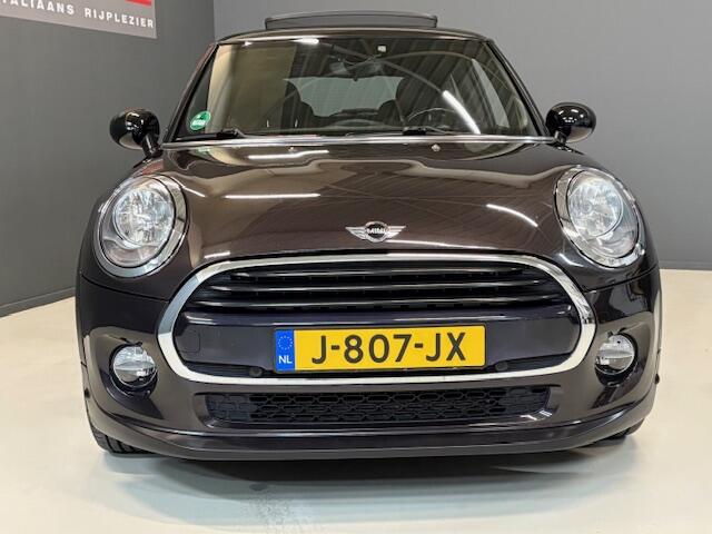Mini COOPER Mini 1.5 Serious Automaat Panoramadak, Sportstoelen, navigatie, led lampen, climate control Keyles, Veel opties!