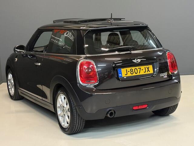Mini COOPER Mini 1.5 Serious Automaat Panoramadak, Sportstoelen, navigatie, led lampen, climate control Keyles, Veel opties!