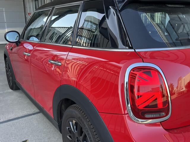 Mini COOPER Mini 1.5 Essential 5 Deurs | AUTOMAAT | LEDER | NAVI | CARPLAY/ANDROID | CAMERA | CRUISE CONTROL | STOELVERWARMING | LMV 16'' | CLIMATE CONTROL | PDC | LED
