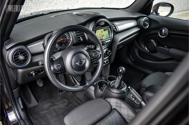 Mini COOPER Mini 1.5 Chili | Navigatie | Half Leder | LED | 17"LM | PDC | 5-Deurs | Iced Chocolate