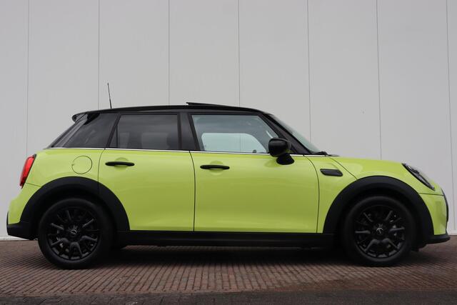 Mini COOPER Mini 1.5 Camden Edition Stuurwiel verwarming/ Comfort Access/ Achteruitrijcamera/ panoramadak/ Sportstoelen/ Stoelverwarming