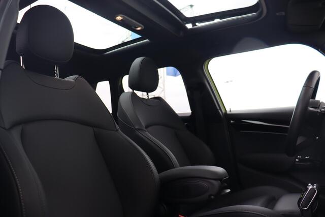 Mini COOPER Mini 1.5 Camden Edition Stuurwiel verwarming/ Comfort Access/ Achteruitrijcamera/ panoramadak/ Sportstoelen/ Stoelverwarming