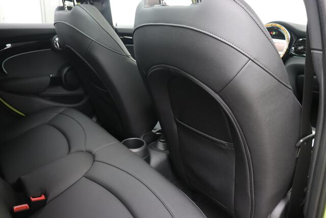 Mini COOPER Mini 1.5 Camden Edition Stuurwiel verwarming/ Comfort Access/ Achteruitrijcamera/ panoramadak/ Sportstoelen/ Stoelverwarming