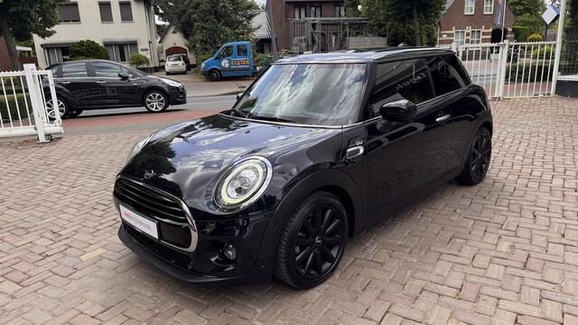 Mini COOPER Mini 1.5 60 Years Edition | Automaat| Eerste Eigenaresse | Volledig MINI geserviced |