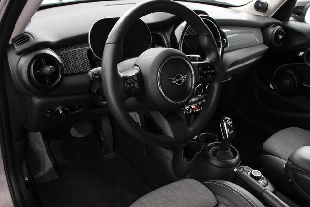 Mini COOPER Mini 1.5 Maximise Steptronic 5 deurs | Navigatie | Apple Carplay/Android Auto | Camera | Parkeer sensoren | Airco | Dab | Cruise Control | Led
