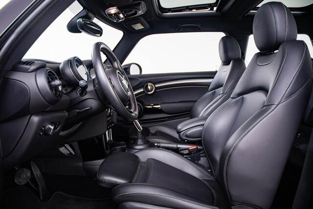 Mini COOPER Mini 1.5 Pepper Panoramadak - Achteruitrijcamera - PDC voor/achter - Verwarmbare voorstoelen - Head up - Automatisch dimmende binnen/buitenspiegel - MINI Navigatiesysteem - Elektrisch inklapbare buitenspiegels -