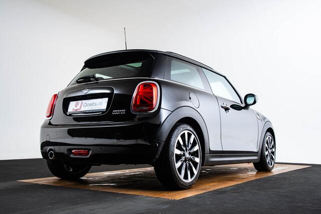 Mini COOPER Mini 1.5 Pepper Panoramadak - Achteruitrijcamera - PDC voor/achter - Verwarmbare voorstoelen - Head up - Automatisch dimmende binnen/buitenspiegel - MINI Navigatiesysteem - Elektrisch inklapbare buitenspiegels -