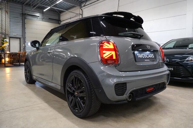 Mini COOPER Mini 1.5 * JCW Pakket - Moonwalk Grey - LED - Navi - 17" - Stoelverwarming - JCW Stoelen *