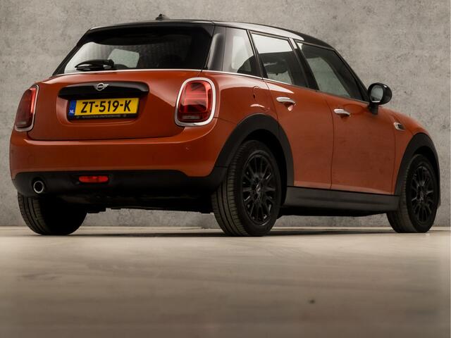 Mini COOPER Mini 1.5 Chili (5 DEURS, GROOT NAVI, CLIMATE, STOELVERWARMING, SPORTSTOELEN, UNION JACK ACHTERLICHTEN, LED KOPLAMPEN, ZWART DAK, NIEUWSTAAT)