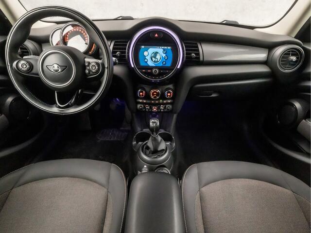 Mini COOPER Mini 1.5 Chili (5 DEURS, GROOT NAVI, CLIMATE, STOELVERWARMING, SPORTSTOELEN, UNION JACK ACHTERLICHTEN, LED KOPLAMPEN, ZWART DAK, NIEUWSTAAT)